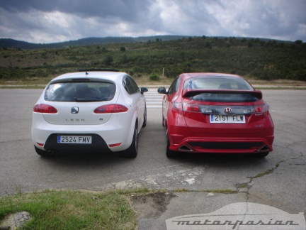 normal_Civic_TypeR_VS_Leon_FR_17.jpg