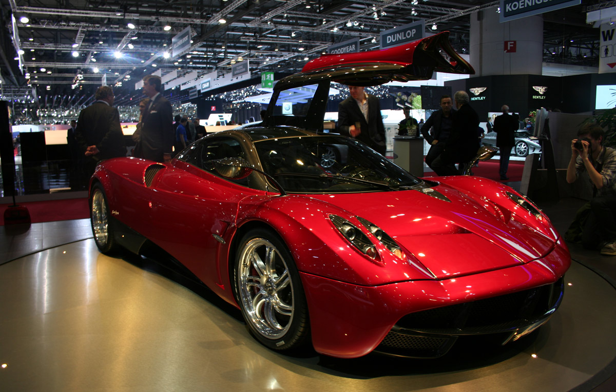 The-1.2-million-Pagani-Huayra-9.jpg