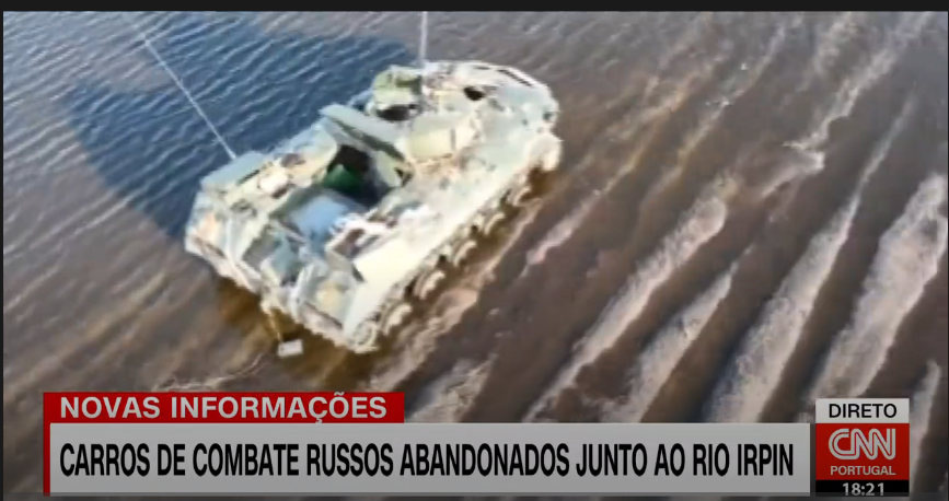 Carros de combate russos abandonados junto ao Rio Irpin.PNG